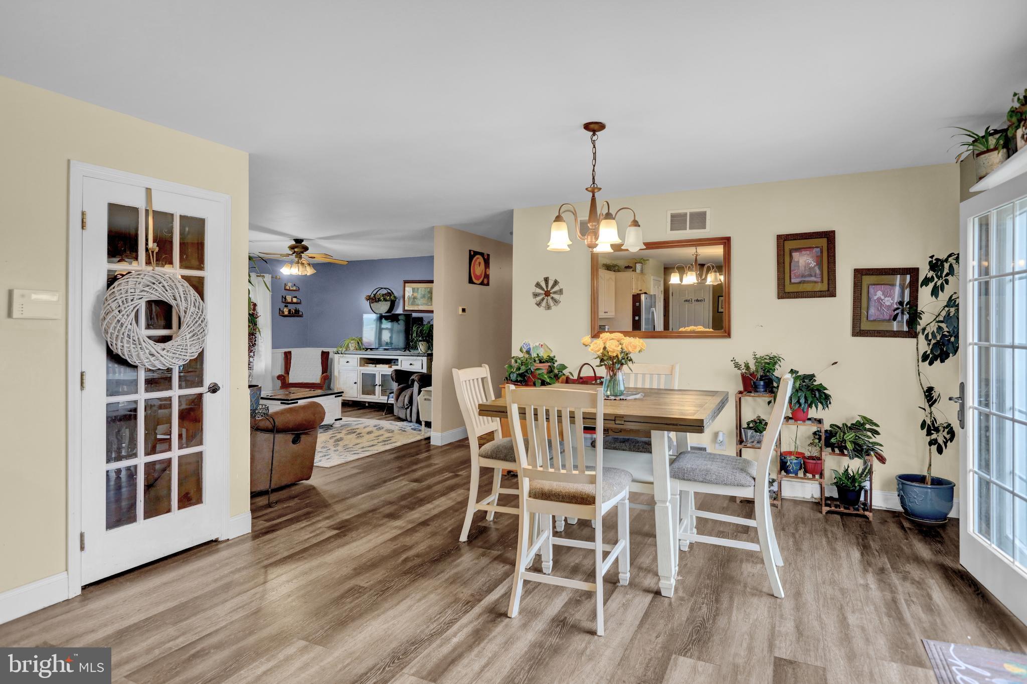 77 Miller Road Bernville, PA 19506 - Photo 7 of 39 Dining/Breakfast room