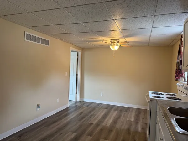 $700 | 825 North Spalding Street, Unit 2, Spring Valley, IL 61362
