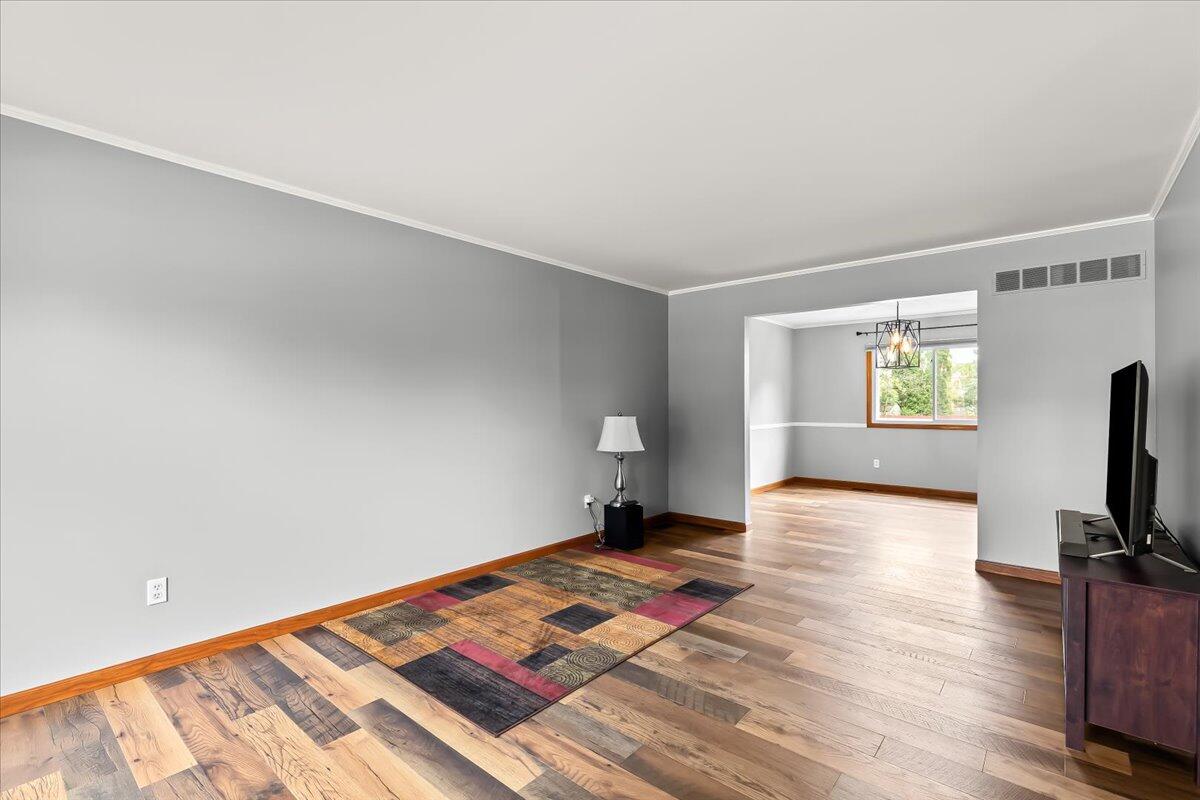 45951 Hanford Road Canton, MI 48187 - Photo 8 of 41 13-13