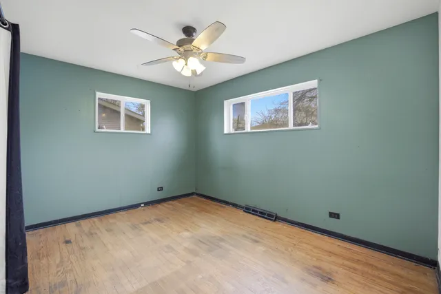 $290,000 | 706 West James Street, Villa Park, IL 60181