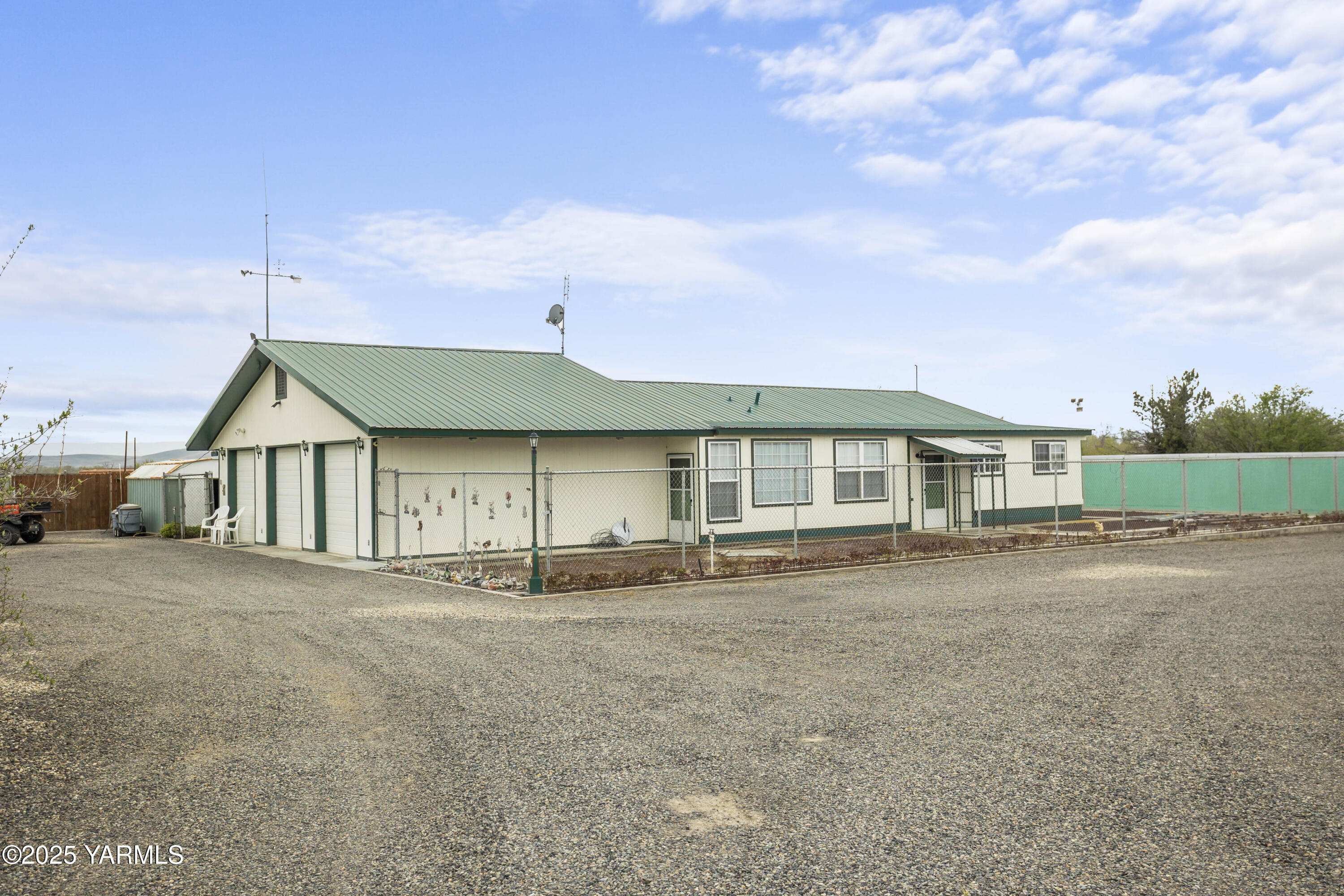 1202 Hudson Road Zillah, WA 98953 - Photo 43 of 58 1202 W Hudson Rd 4.10.25 55