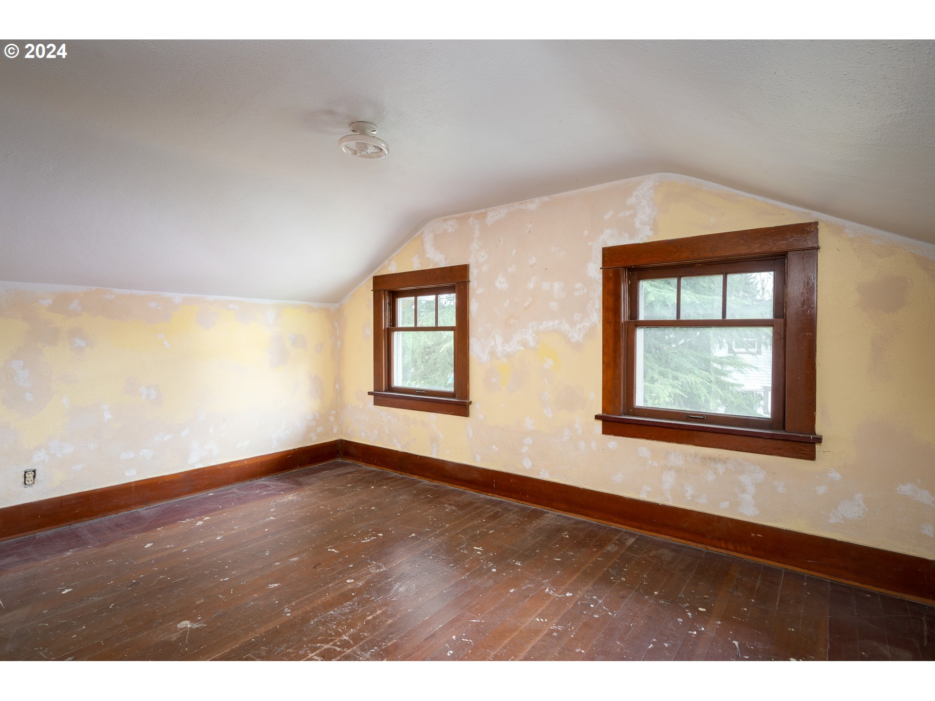 5405 Southwest Watson Avenue Beaverton, OR 97005 - Photo 14 of 22 Bedroom