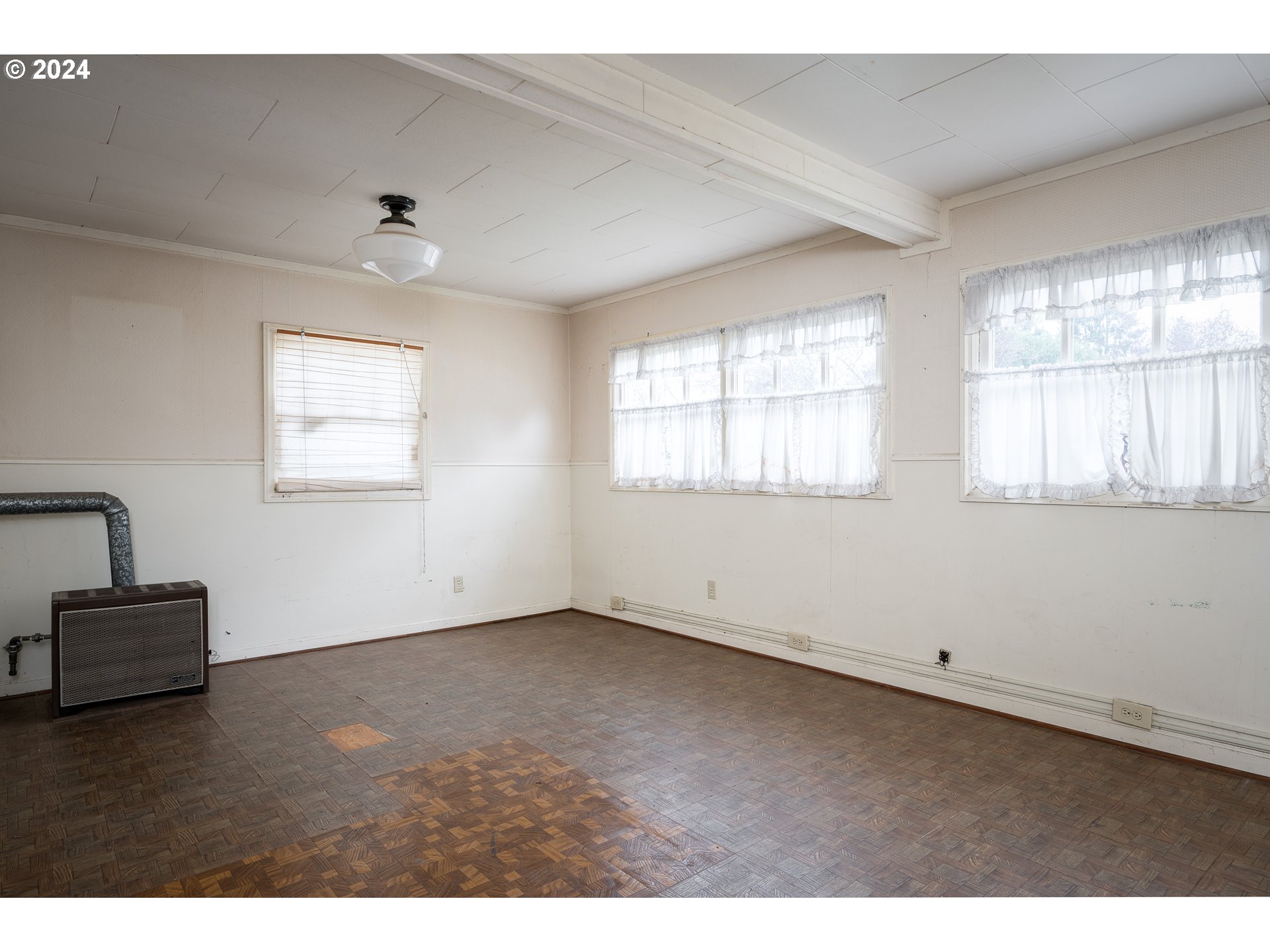 5405 Southwest Watson Avenue Beaverton, OR 97005 - Photo 18 of 22 Studio