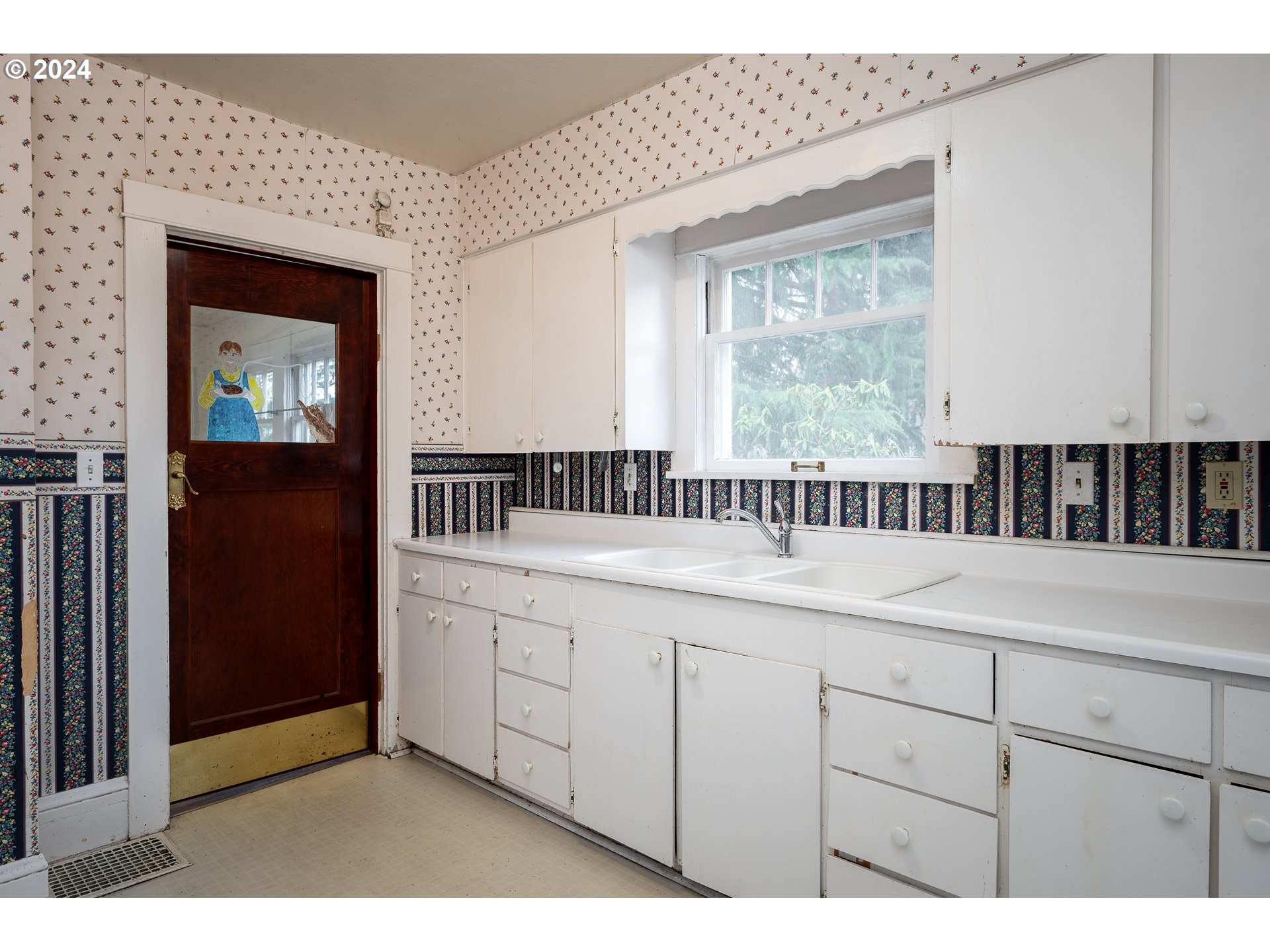 5405 Southwest Watson Avenue Beaverton, OR 97005 - Photo 8 of 22 Gallery Image 8