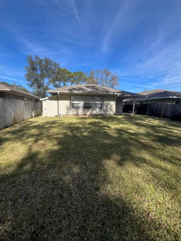 $2,600 | 808 Pine Alley Street, Fort Walton Beach, FL 32547