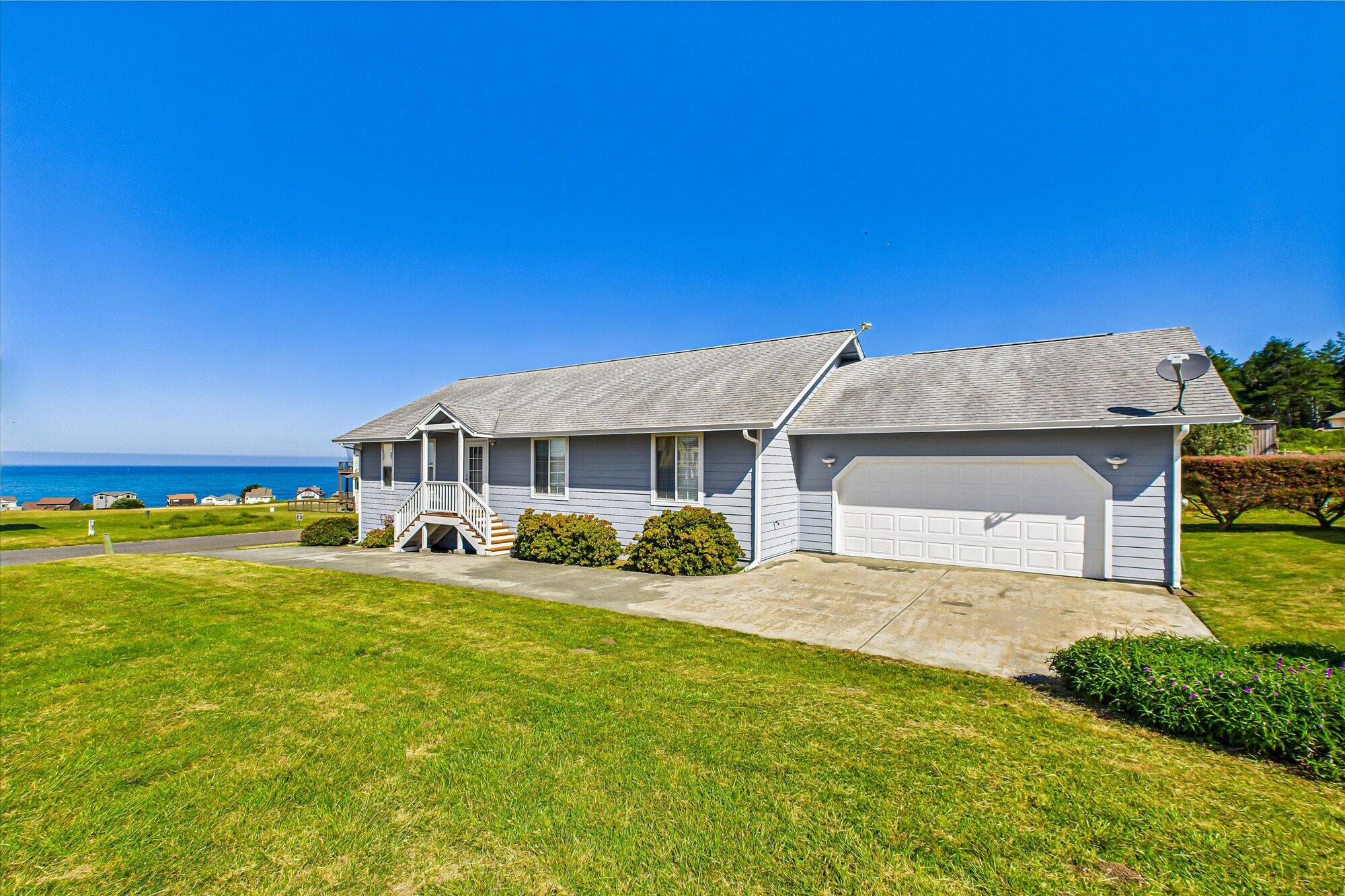 134 Sea View Road Whitethorn, CA 95589 - Photo 2 of 21