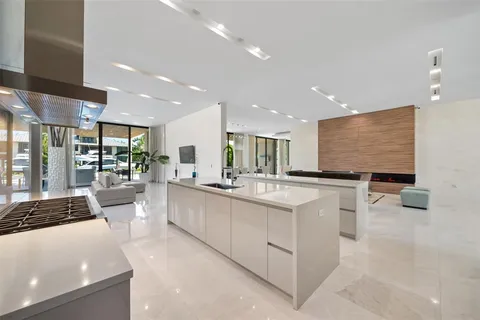 $12,999,999 | 2421 Barcelona Drive, Fort Lauderdale, FL 33301