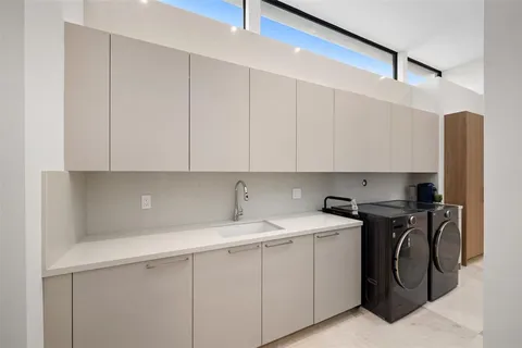 $12,999,999 | 2421 Barcelona Drive, Fort Lauderdale, FL 33301