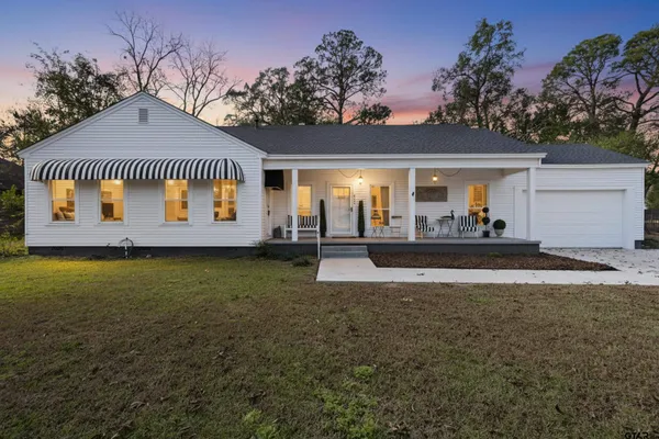 $259,800 | 918 North Montgomery Street, Gilmer, TX 75644