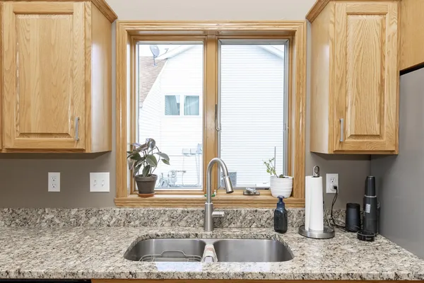 $422,000 | 3322 42nd Avenue South, Fargo, ND 58104