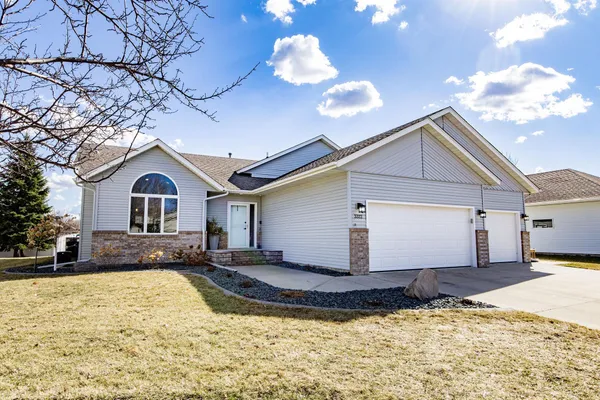 $422,000 | 3322 42nd Avenue South, Fargo, ND 58104