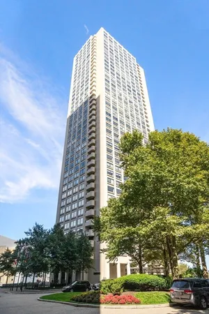 $19,600 | 85 East India Row, Unit 41 AB, Boston, MA 02110
