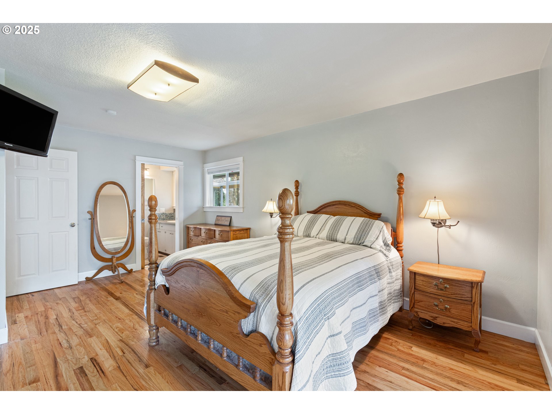 615 Meadow View Road Forest Grove, OR 97116 - Photo 18 of 34 Primary Bedroom