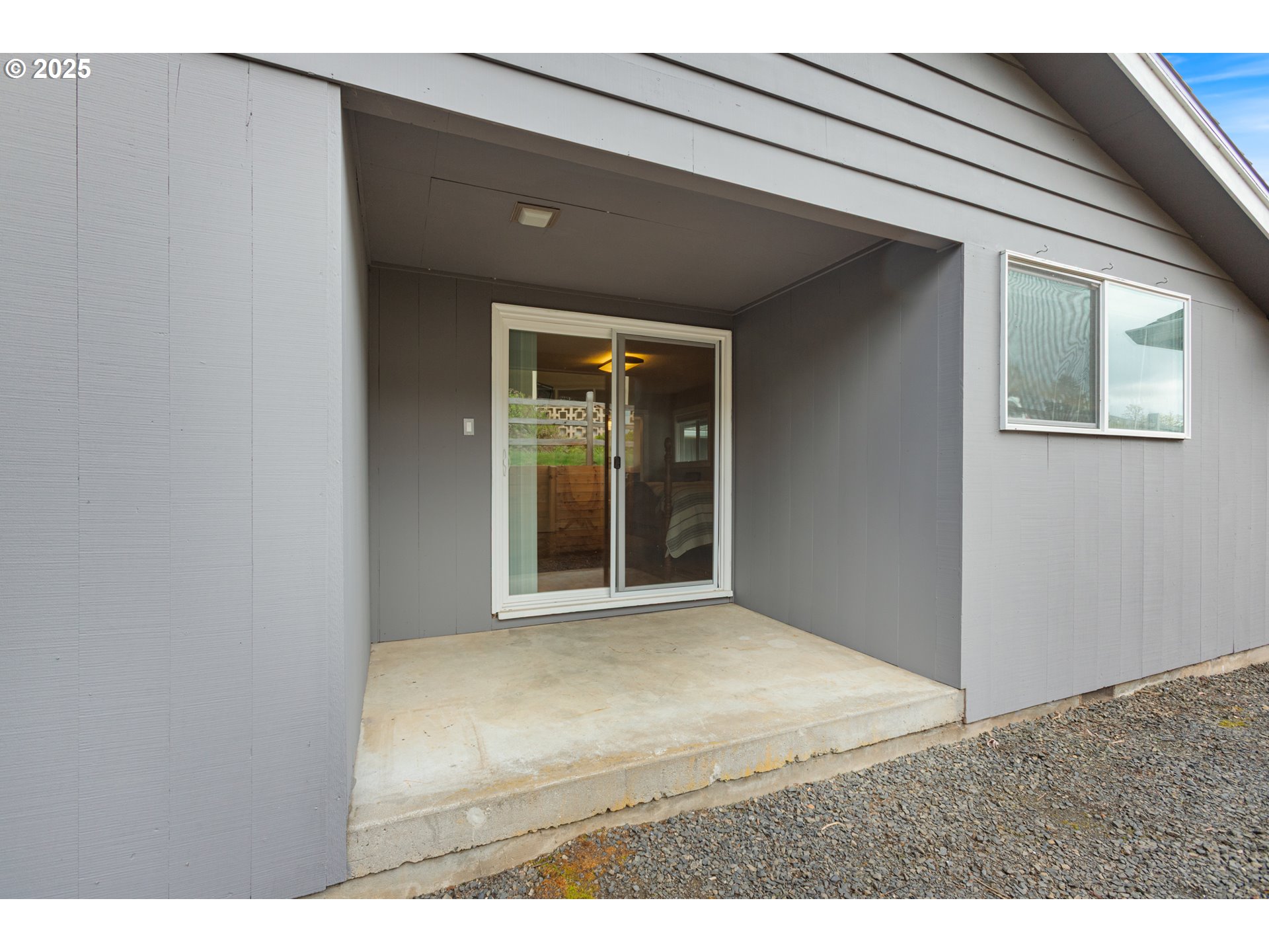 615 Meadow View Road Forest Grove, OR 97116 - Photo 22 of 34 Porch