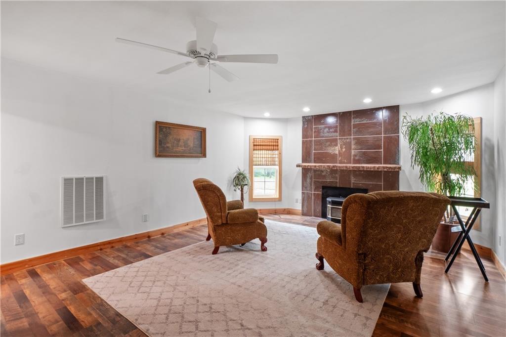 119 Northeast 1050th Road Higginsville, MO 64037 - Photo 14 of 38