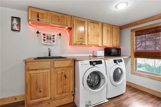 $590,000 | 119 Northeast 1050th Road, Higginsville, MO 64037