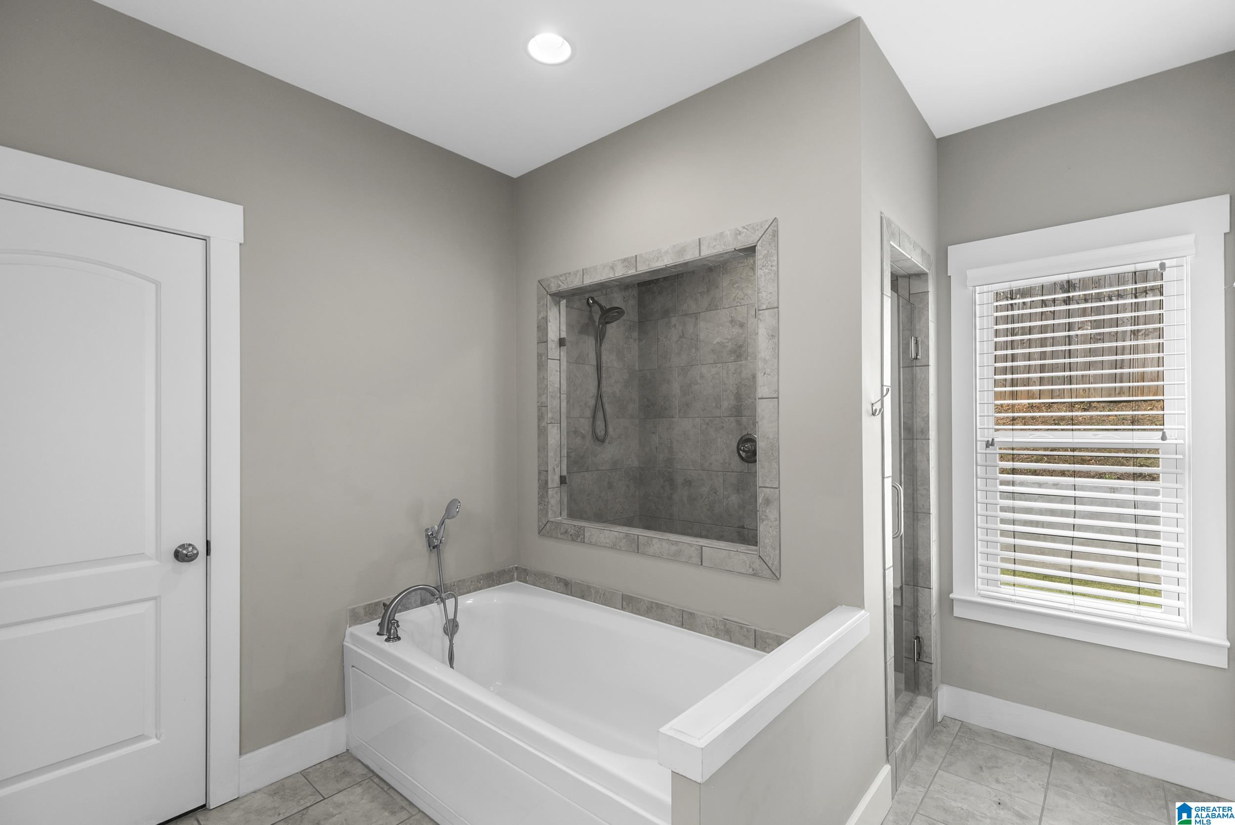 887 Valley Circle Leeds, AL 35094 - Photo 12 of 27