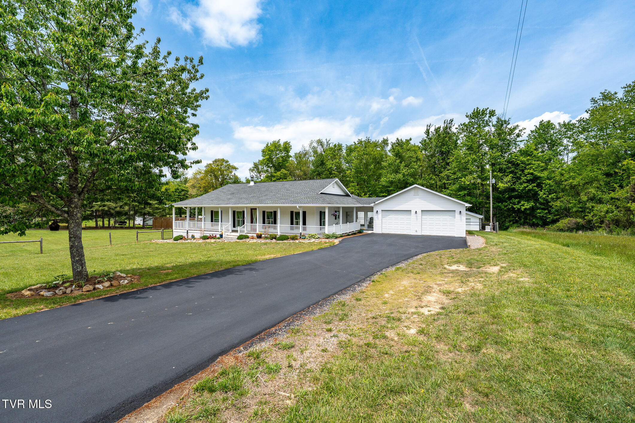 533 Harmon Road Mountain City, TN 37683 - Photo 1 of 75 533 Harmon Road (1 of 74)