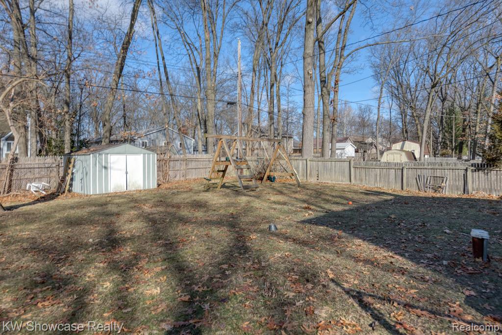 2430 Keith Road West Bloomfield, MI 48324 - Photo 20 of 21