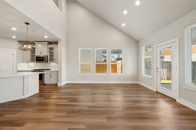 $3,200 | 2104 Prairie Oaks Drive, Georgetown, TX 78628