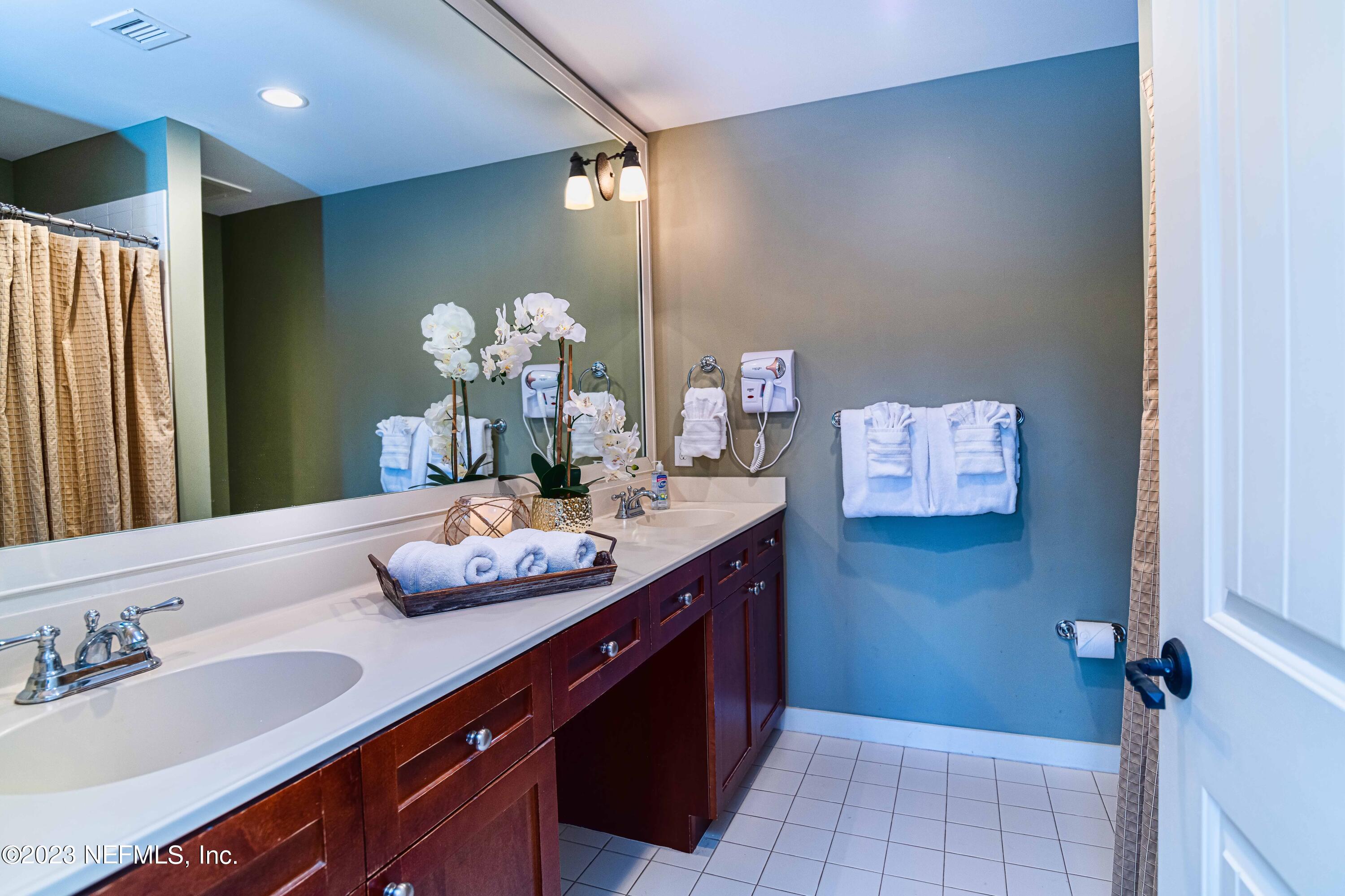965 Registry Boulevard, Unit 204 St. Augustine, FL 32092 - Photo 24 of 66 1st Bathroom-lots of space
