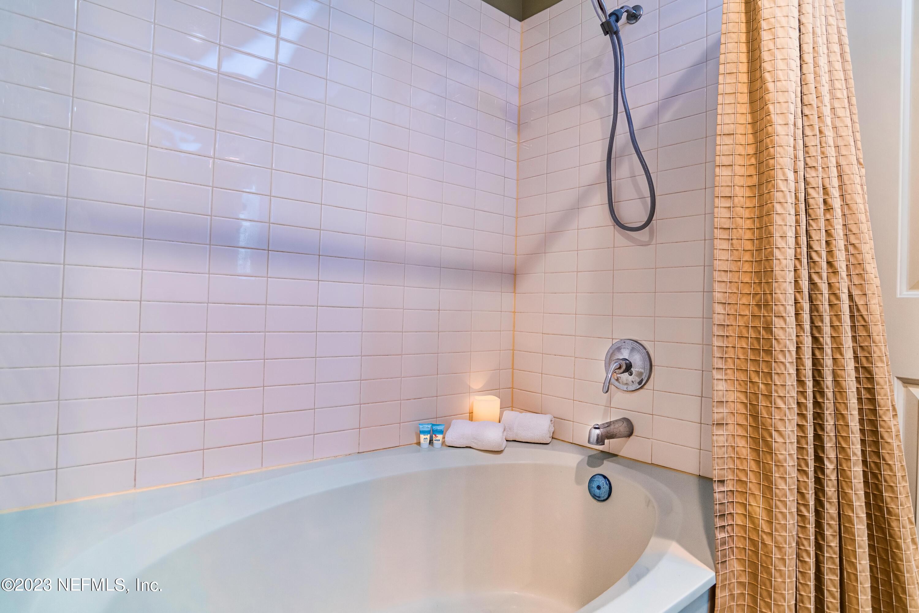 965 Registry Boulevard, Unit 204 St. Augustine, FL 32092 - Photo 25 of 66 1st Bathroom Garden Tub-Shower