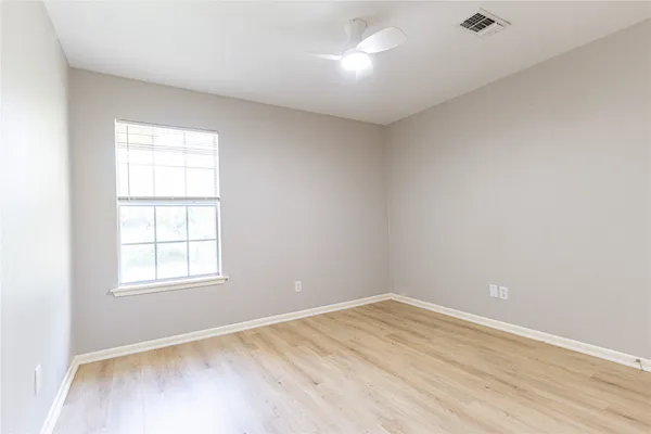 $1,800 | 1007 Sycamore Street, Brenham, TX 77833