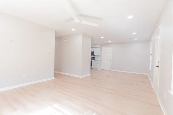 $1,800 | 1007 Sycamore Street, Brenham, TX 77833