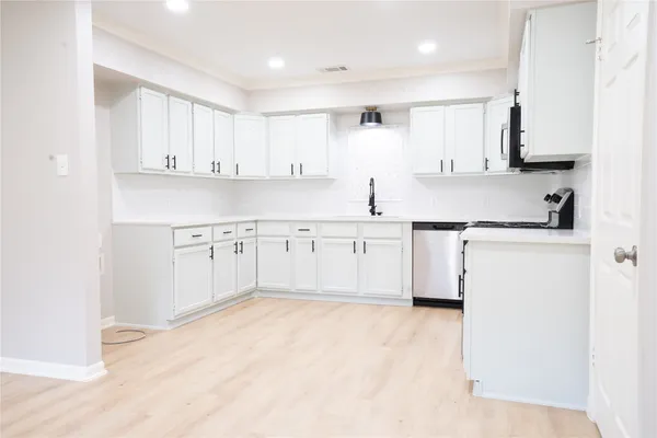 $1,800 | 1007 Sycamore Street, Brenham, TX 77833