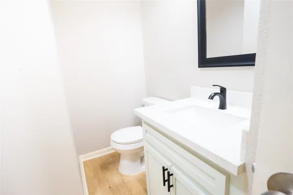 $1,800 | 1007 Sycamore Street, Brenham, TX 77833