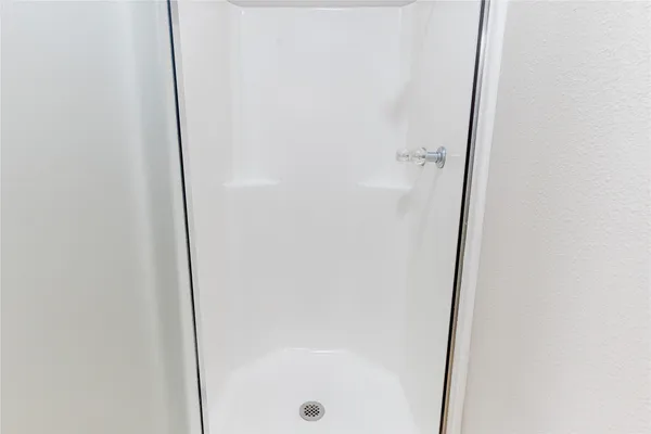 $1,800 | 1007 Sycamore Street, Brenham, TX 77833