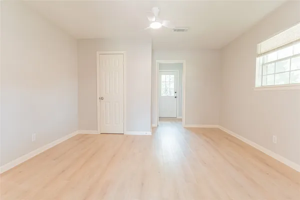 $1,800 | 1007 Sycamore Street, Brenham, TX 77833