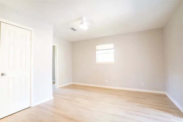 $1,800 | 1007 Sycamore Street, Brenham, TX 77833