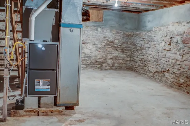 $200,000 | 15 Bess Hollow Road, Kampsville, IL 62053