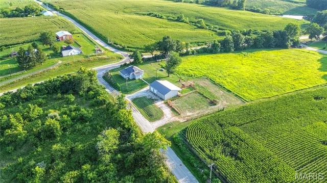 $200,000 | 15 Bess Hollow Road, Kampsville, IL 62053