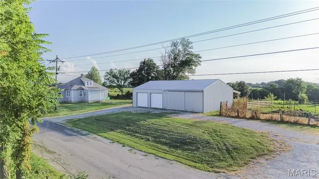 $200,000 | 15 Bess Hollow Road, Kampsville, IL 62053