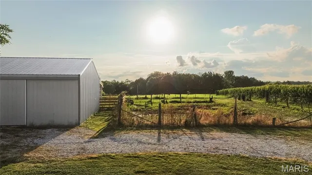 $200,000 | 15 Bess Hollow Road, Kampsville, IL 62053