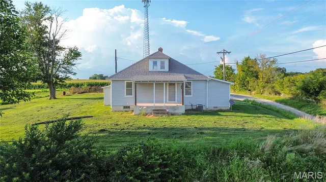 $200,000 | 15 Bess Hollow Road, Kampsville, IL 62053