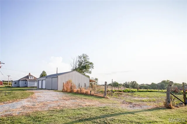 $200,000 | 15 Bess Hollow Road, Kampsville, IL 62053