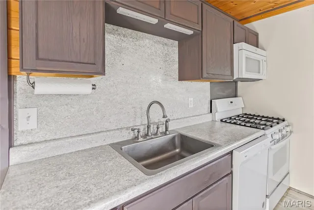 $200,000 | 15 Bess Hollow Road, Kampsville, IL 62053