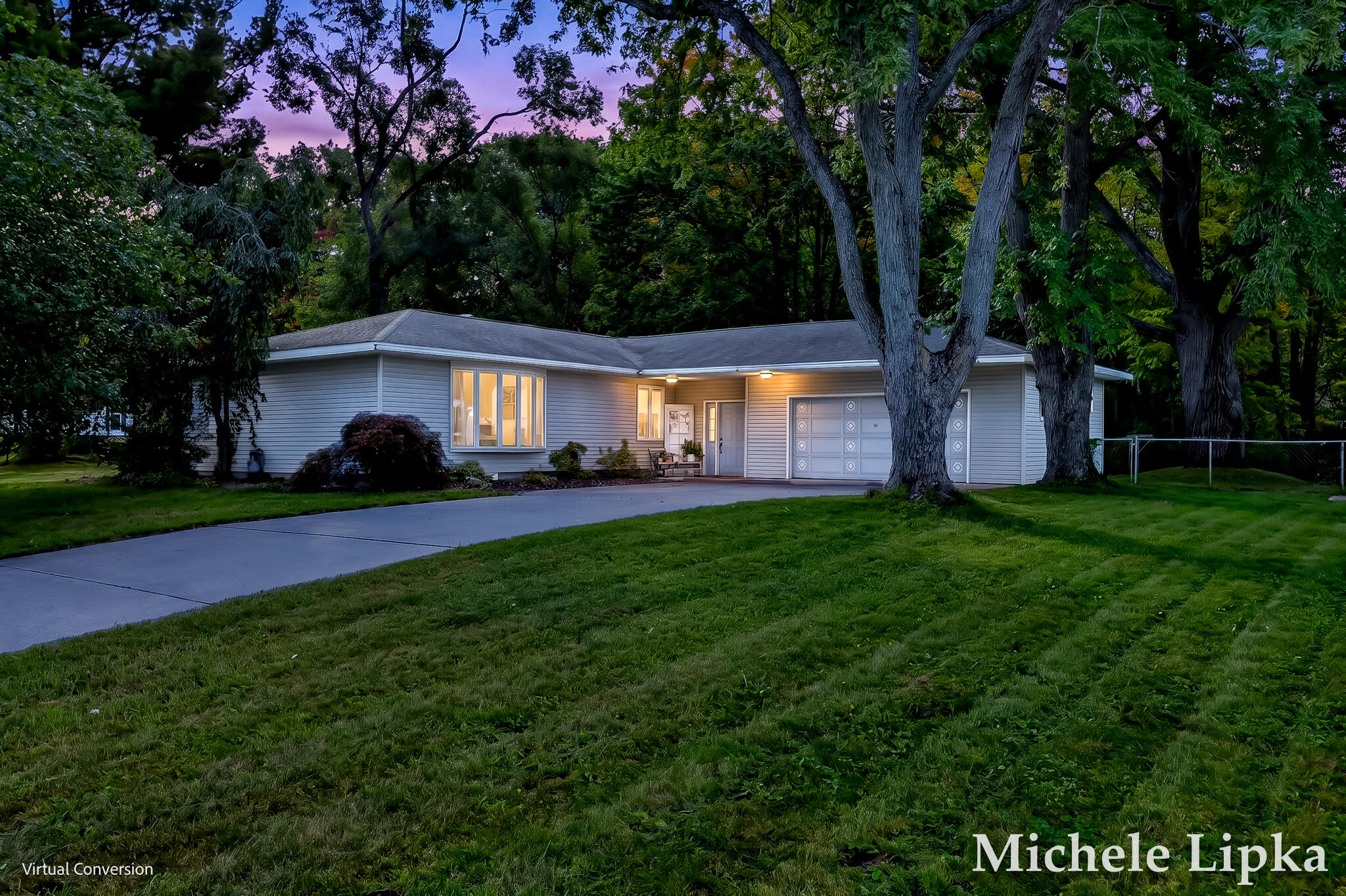 2567 Shettler Road Muskegon, MI 49444 - Photo 3 of 38 Twilight Front of Home