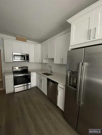 $2,650 | 74 Clarendon Place, Unit 203, Hackensack, NJ 07601