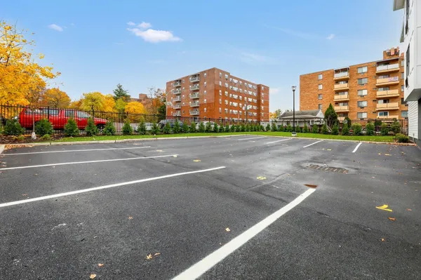 $2,650 | 74 Clarendon Place, Unit 203, Hackensack, NJ 07601