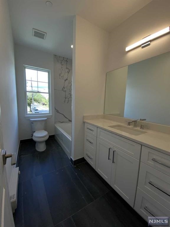 74 Clarendon Place, Unit 203 Hackensack, NJ 07601 - Photo 4 of 12
