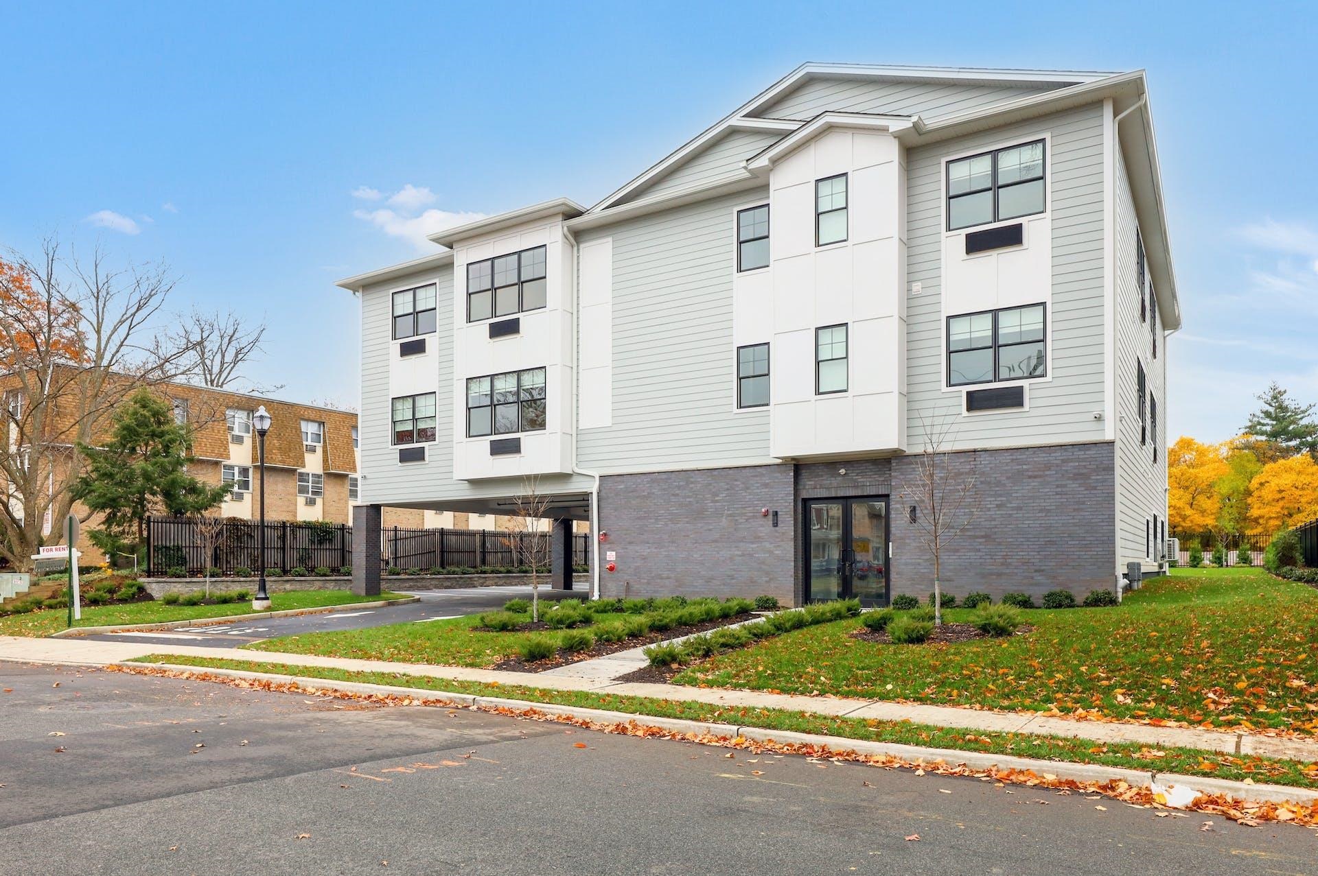 74 Clarendon Place, Unit 203 Hackensack, NJ 07601 - Photo 6 of 12