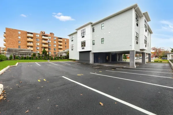 $2,650 | 74 Clarendon Place, Unit 203, Hackensack, NJ 07601