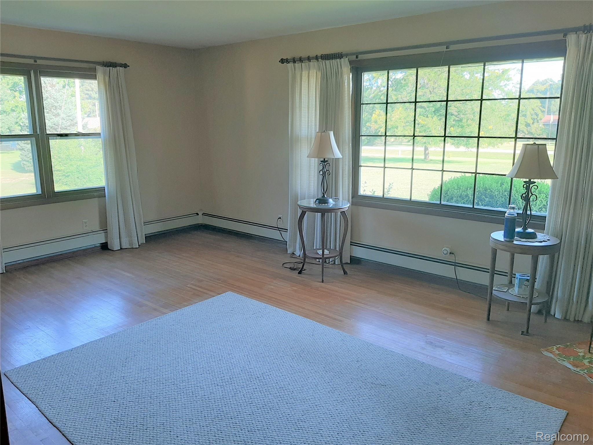 5311 Barnes Road Millington, MI 48746 - Photo 10 of 23 Huge living room