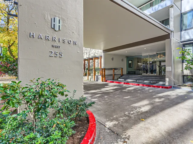 $258,800 | 255 Southwest Harrison Street, Unit 9D, Portland, OR 97201