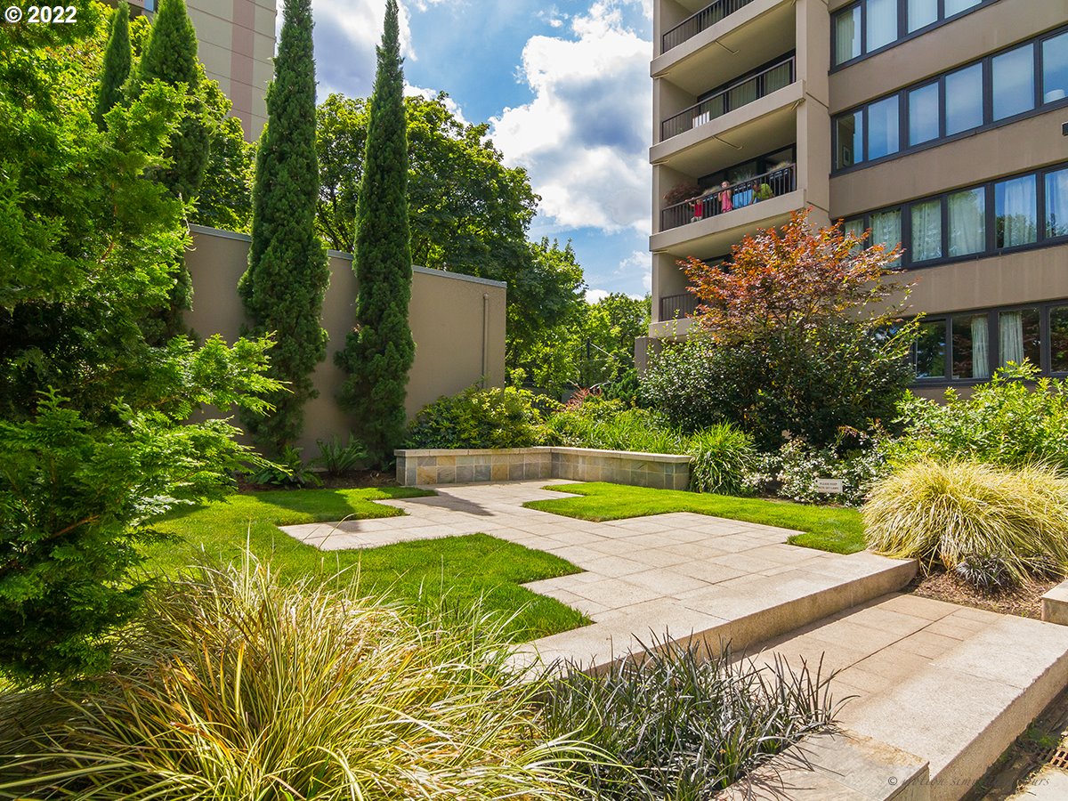 255 Southwest Harrison Street, Unit 9D Portland, OR 97201 - Photo 26 of 32 Community Garden
