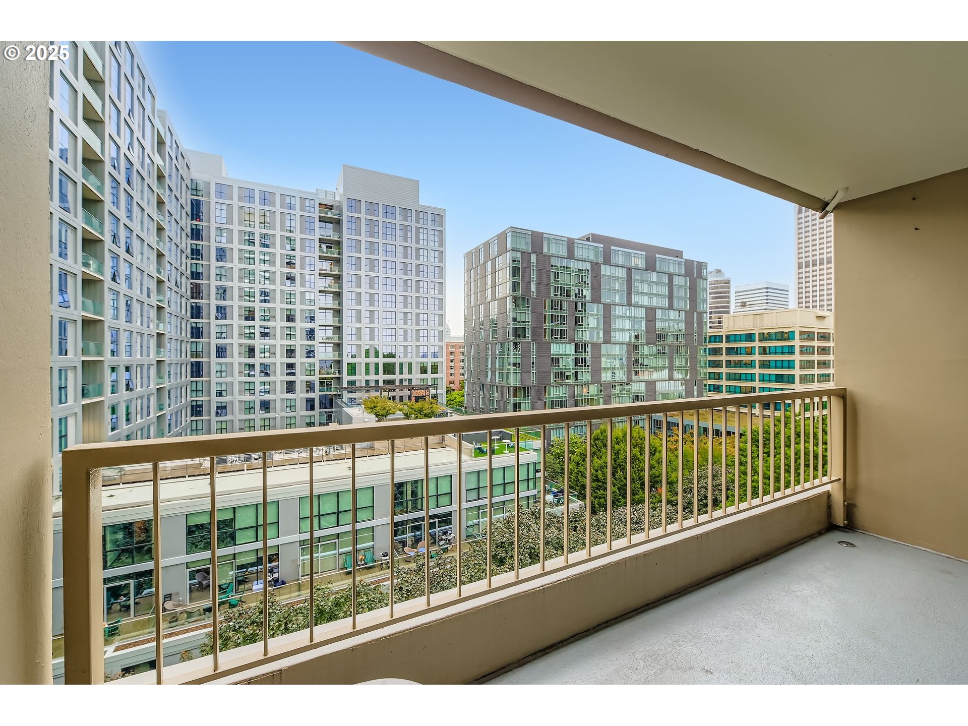 255 Southwest Harrison Street, Unit 9D Portland, OR 97201 - Photo 4 of 32 Deck